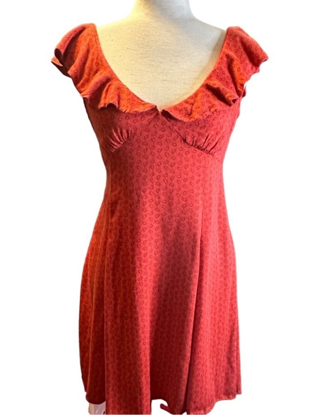 Urban Outfitters Kimchi Blue Daisy May Ruffle Dress Paisley Red Medium OB650399‎